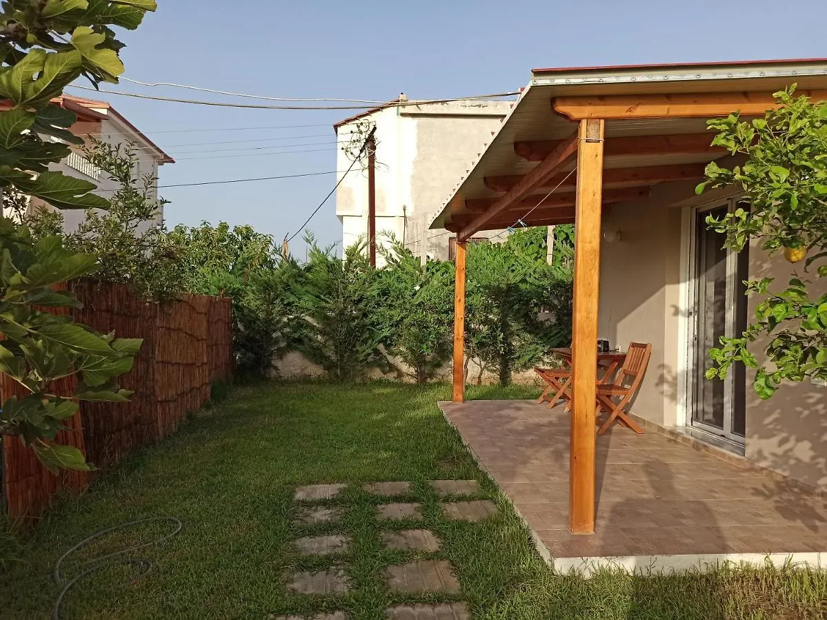Yard Apartments - By Hotel Ronaldo Ksamil