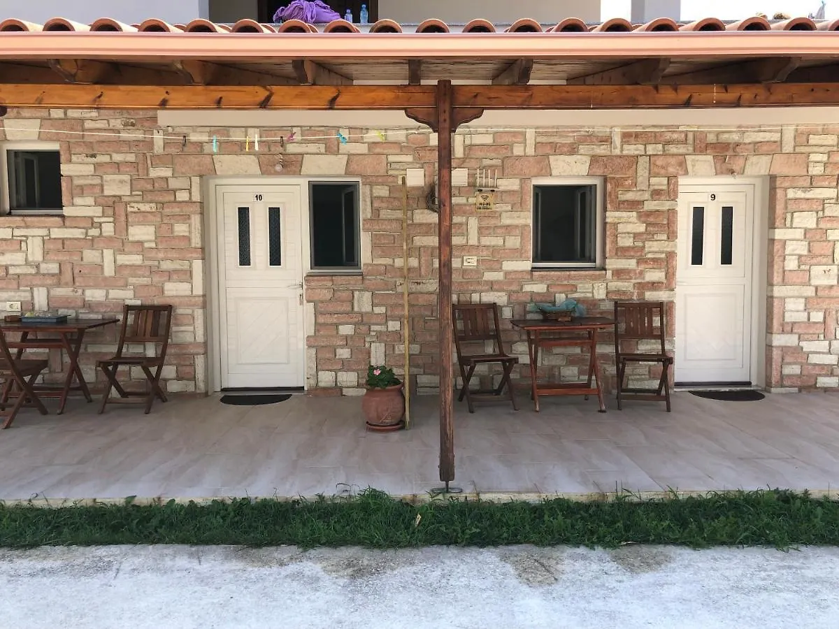 Yard Apartments - By Hotel Ronaldo Ksamil
