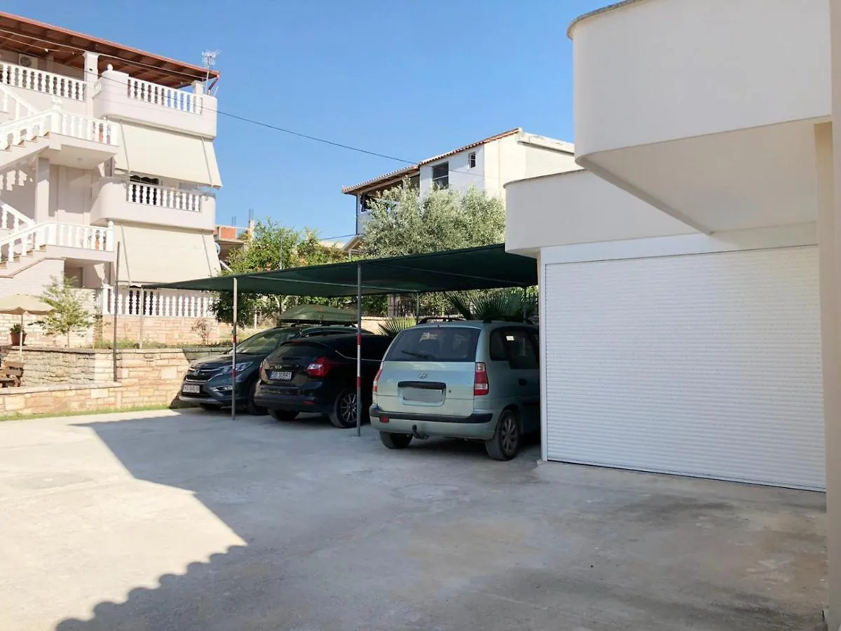 Yard Apartments - By Hotel Ronaldo Ksamil