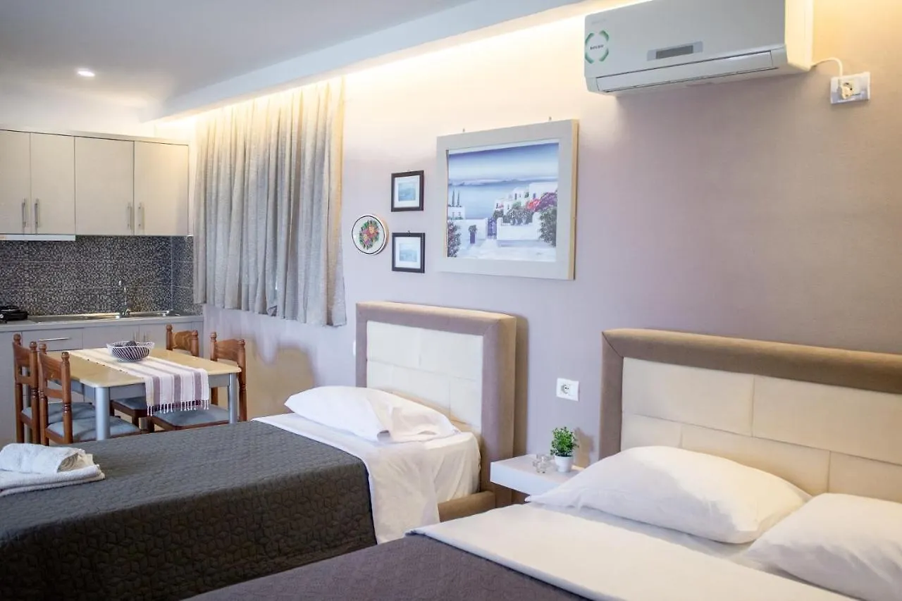 Yard Apartments - By Hotel Ronaldo Ksamil
