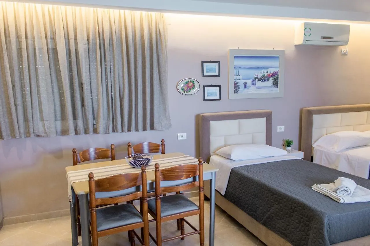 Yard Apartments - By Hotel Ronaldo Ksamil