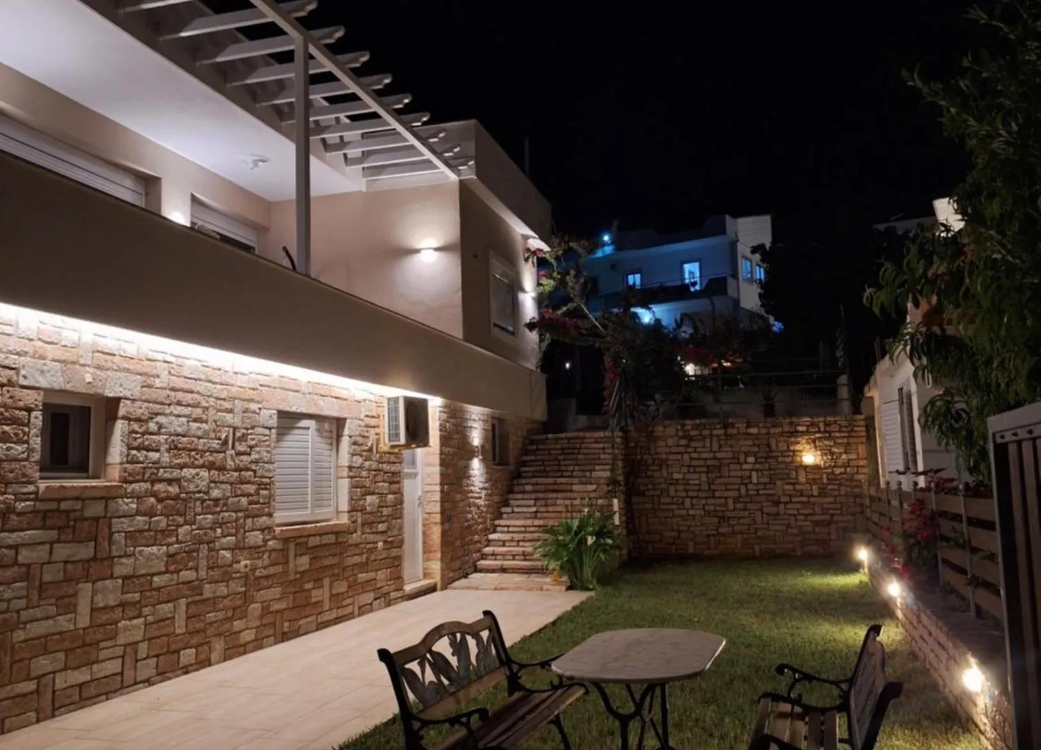 Yard Apartments - By Hotel Ronaldo Ksamil 0*,