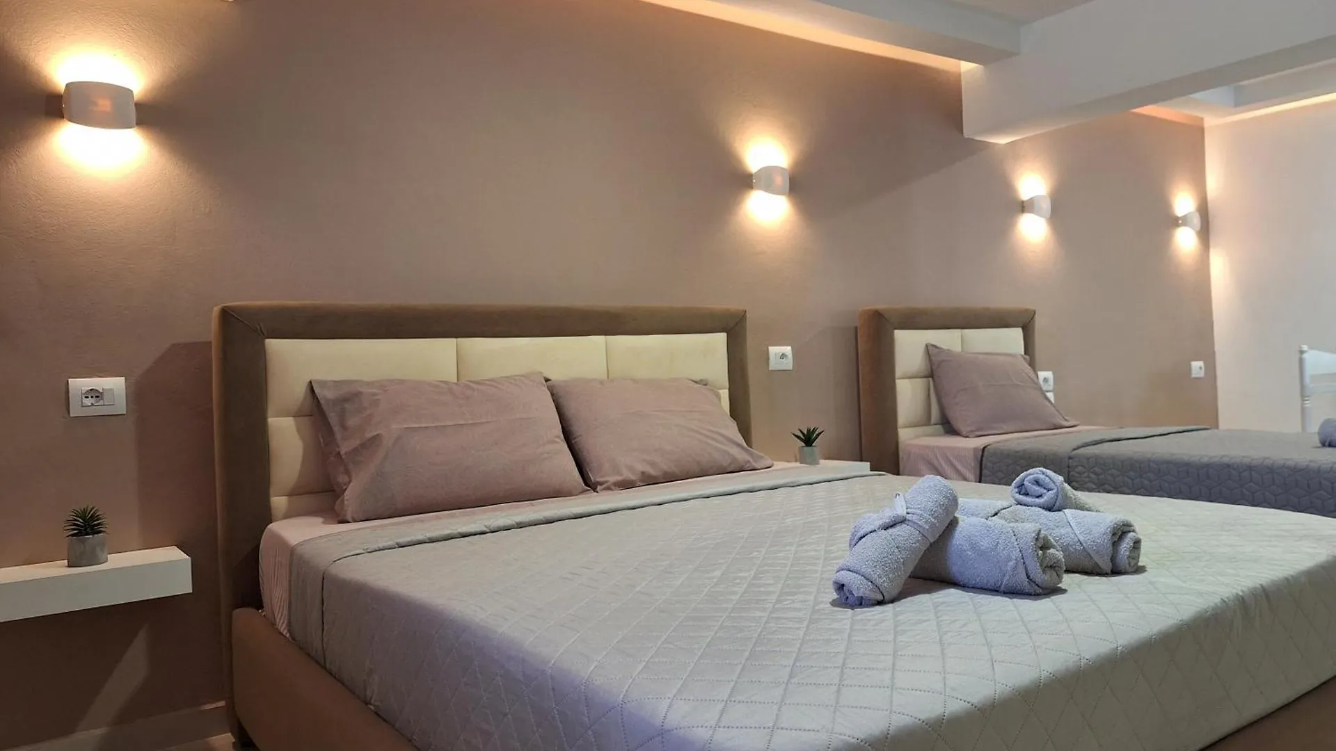 Yard Apartments - By Hotel Ronaldo Ksamil Albania