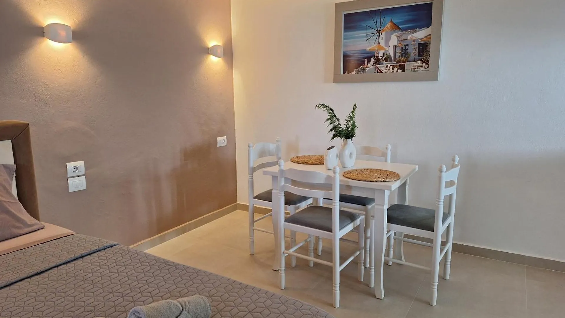 Yard Apartments - By Hotel Ronaldo Ksamil