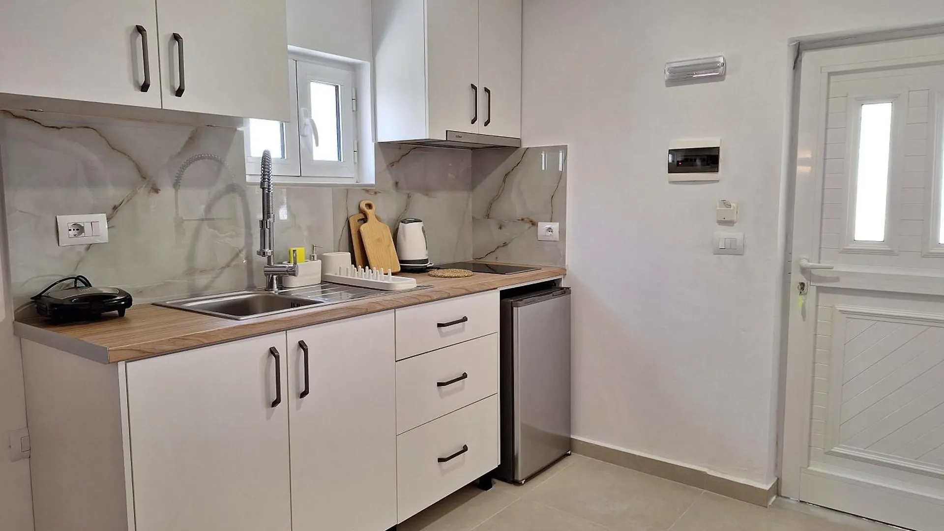 Yard Apartments - By Hotel Ronaldo Ksamil